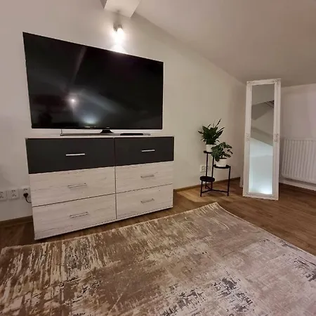 Apartment Romanticke V Podkrovi Na Velkem Namesti, Wi-fi, Netflix Hradec Kralove