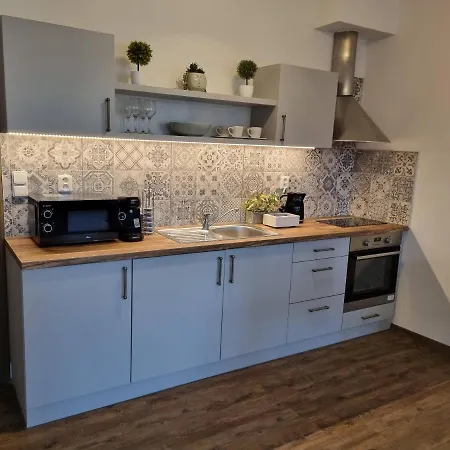 Apartment Romanticke V Podkrovi Na Velkem Namesti, Wi-fi, Netflix Hradec Kralove
