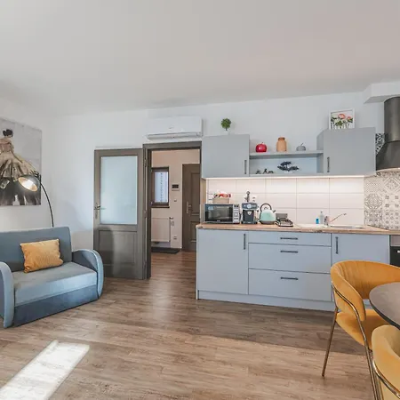 Romanticke V Podkrovi Na Velkem Namesti, Wi-fi Apartament