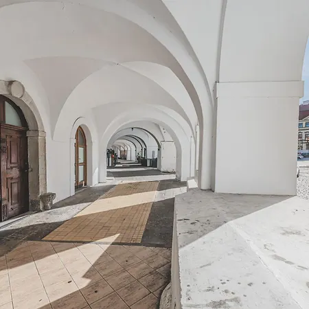 Romantické V Podkroví Na Velkém Náměstí, Wi-fi, Netflix *