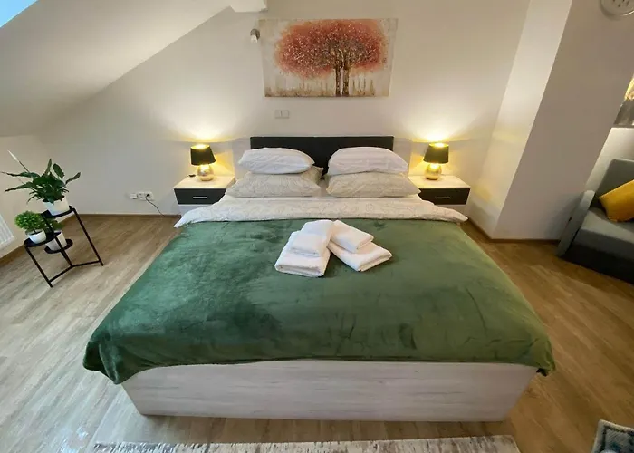 Romanticke V Podkrovi Na Velkem Namesti, Wi-fi Apartment